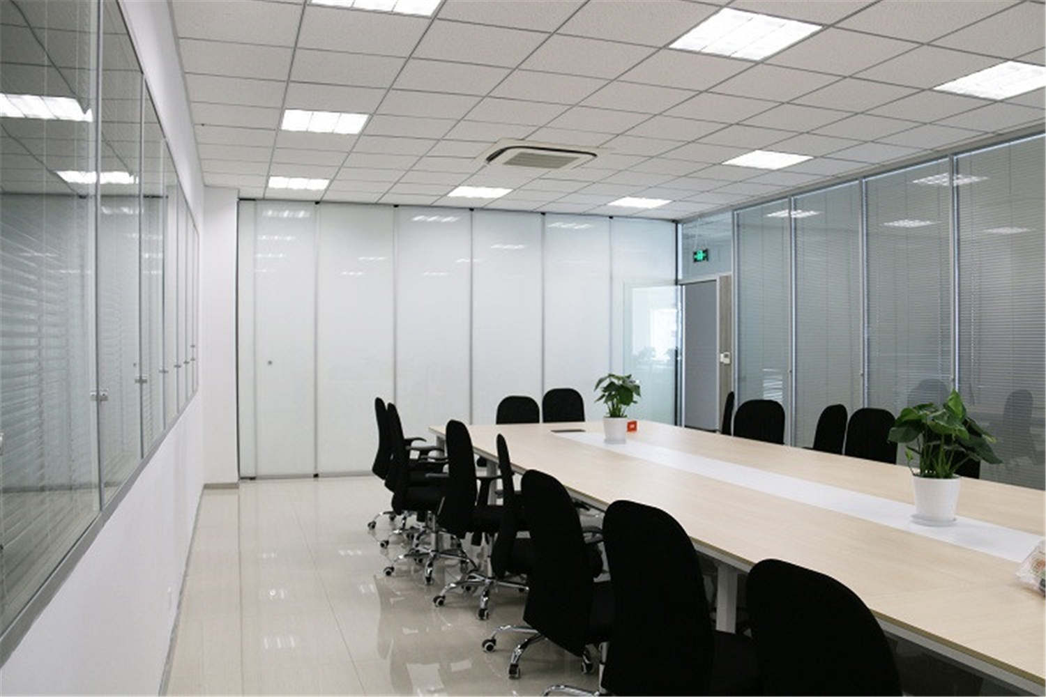 工裝建筑公司辦公室裝修設(shè)計-第5張圖片-上海古都建筑設(shè)計集團(tuán) 工裝建筑公司辦公室裝修設(shè)計-第5張圖片-上海古都建筑設(shè)計集團(tuán)